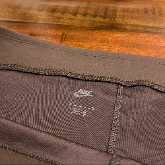 Nike Women’s Bike Shorts – Size 1X - Picture 2 of 2